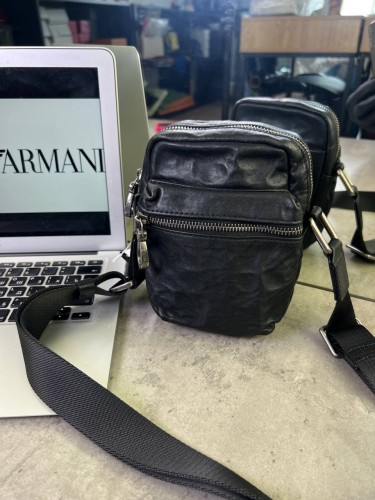 Кросс-боди Armani черный из натуральной кожи