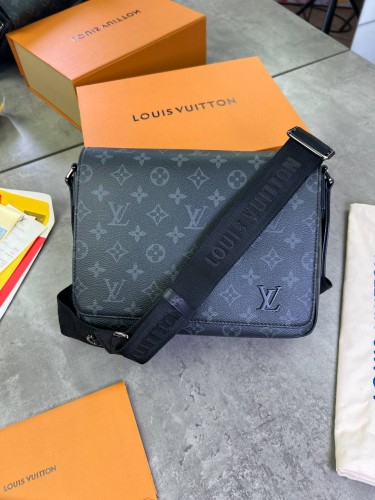 Мессенджер Louis Vuitton District PM Monogram 