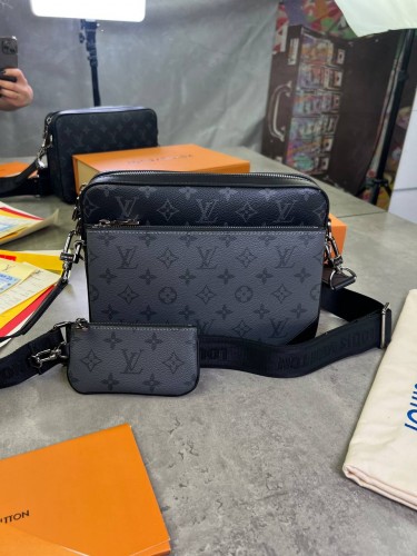 Мессенджер Louis Vuitton Trio Monogram