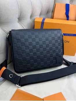 Мессенджер Louis Vuitton District PM Damier Infini