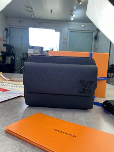 Мессенджер Louis Vuitton Fastline
