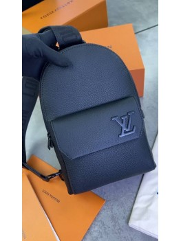 Сумка-слинг Louis Vuitton Pilot