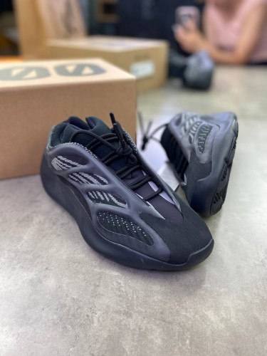 Кроссовки Adidas Yeezy 700 V3 Alvah
