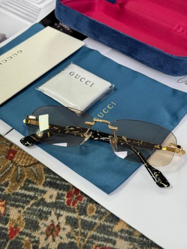 Очки Gucci солнцезащитные