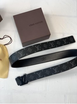 Ремень Louis Vuitton серый монограмм 