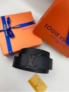 Ремень Louis Vuitton Taiga classic с черной пряжкой
