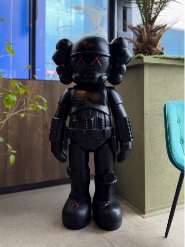 Kaws Star Wars Stormtrooper Black большая коллекционная статуэтка фигурка 140 см черный